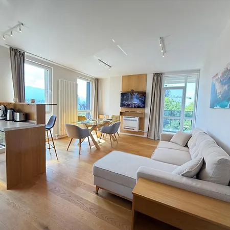 Zurich Spacious 2bdr W Paid Parking, Workdesk And Wifi *