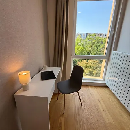 Zurich Spacious 2bdr W Paid Parking, Workdesk And Wifi דירה סופיה