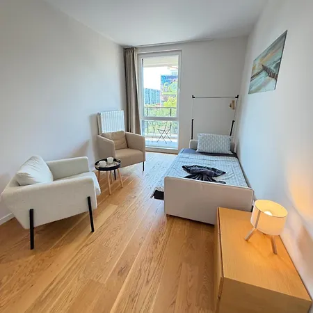 Zurich Spacious 2bdr W Paid Parking, Workdesk And Wifi * סופיה