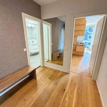Zurich Spacious 2bdr W Paid Parking, Workdesk And Wifi דירה סופיה