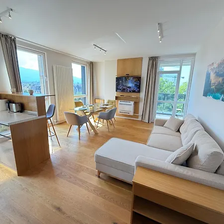 Zurich Spacious 2bdr W Paid Parking, Workdesk And Wifi *