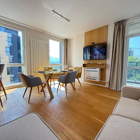 Zurich Spacious 2bdr W Paid Parking, Workdesk And Wifi דירה