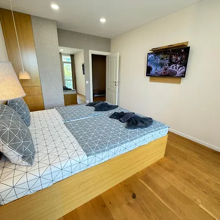 Zurich Spacious 2bdr W Paid Parking, Workdesk And Wifi דירה סופיה