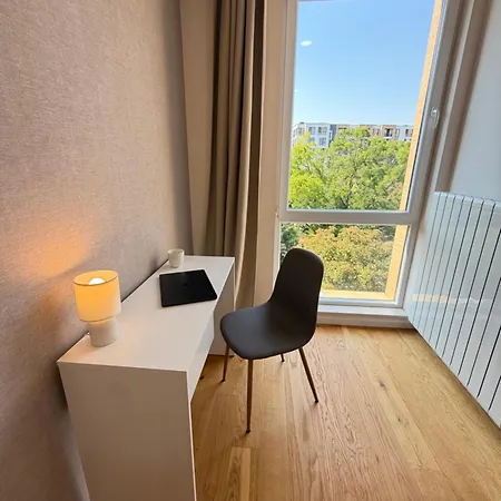 Zurich Spacious 2bdr W Paid Parking, Workdesk And Wifi דירה *