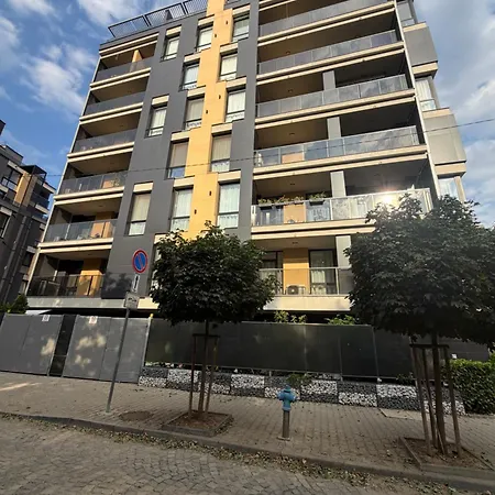 Zurich Spacious 2bdr W Paid Parking, Workdesk And Wifi *